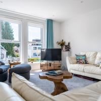 Pass the Keys Lovely Centrally located Apartment in Westbourne