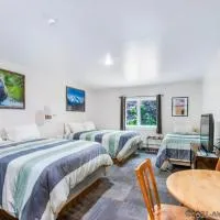 Backwoods Lodge, hotel u gradu Cantwell