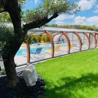 LOGIS Hôtel Restaurant Le Clos Fleuri, hotel di Castelnaudary