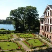 Hotel Am Tiefwarensee – hotel w mieście Waren