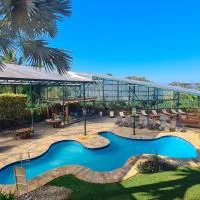 Beach Hotel Villas, hótel í Camburi