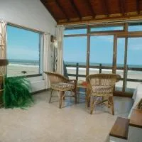 Rincón del Mar Apart Hotel, Spa & Resort، فندق في لاس جافيوتاس