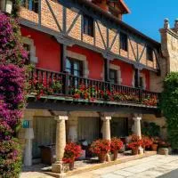 Costa Esmeralda Suites, hotel sa Suances