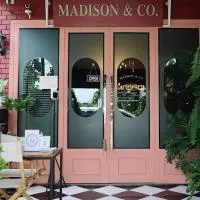 Madison Hotel, khách sạn ở Nakhon Si Thammarat
