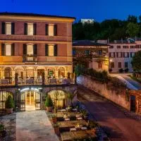 Viesnīca Albergo Al Sole pilsētā Azolo