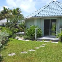 Private and Peaceful Cottage at the Beach, hotel di Nassau