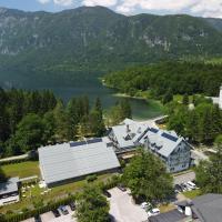 Hotel Jezero: Bohinj şehrinde bir otel