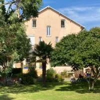 Villa plaisance, hotel i Plomodiern