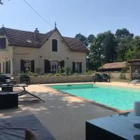 Chambres d´hotes VILLA CAPSYLVAINE, hotel em Captieux