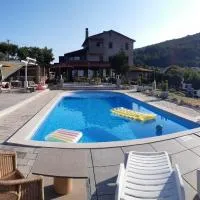 Casa Perla Holidays, Hotel in Juraši