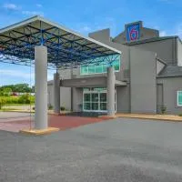 Motel 6-Montgomery, AL - Airport, hotel Hope Hullban