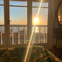 Mar del Plata frente al mar Biblioteca, hotel em Mar del Plata