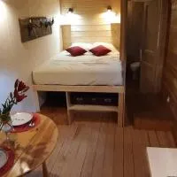 Charmante Roulotte atypique: Jaujac şehrinde bir otel
