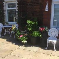 Leafy Lytham central Lovely ground floor 1 bedroom apartment In Lytham dog friendly