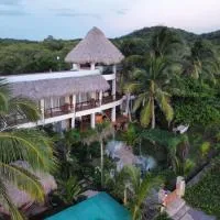 Alive Beach House, khách sạn ở El Tránsito