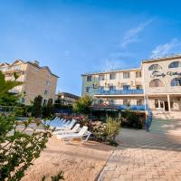 Отель Family Village, отель в Песчаном