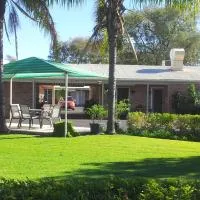 Charleville Waltzing Matilda Motor Inn、チャールビルにあるCharleville Airport - CTLの周辺ホテル