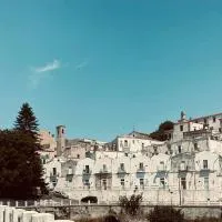 Al Dolmen, hotel en Monte SantʼAngelo