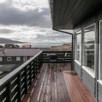 FaroeGuide seaview villa and apartment, hotel in Hoyvík