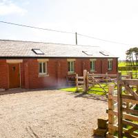 Luxury holiday cottage with hot tub Longridge, hotel in Preston