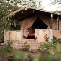 Semadep safari camp & backpackers, hotel in Sekenani