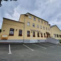 Ferienwohnung Goldener Drache โรงแรมในHohekreuz