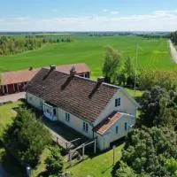 Stubbegården - Unique swedish style with fireplace, ξενοδοχείο σε Vadstena