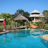 Baan Chai Thung Resort, отель в городе Дойсакет