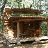 Chez Buddy - cabane de trappeur, hotel di Peaugres