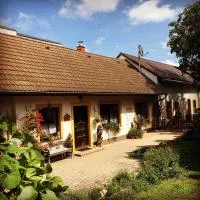 Ferienhaus Karin, hotelli kohteessa Schönabrunn