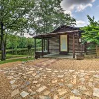 1950's Serenity Pond Cabin w/ View: Peace & Quiet!، فندق في تالاديجا