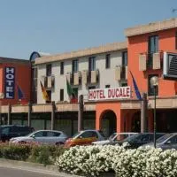 Hotel Residence Ducale, hotel v destinaci Porto Mantovano