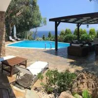 Luxury villa with stunning panoramic sea view, hotel en Keratea