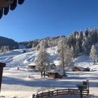 Praloup 1600 t3 sur piste 4p: Uvernet şehrinde bir otel