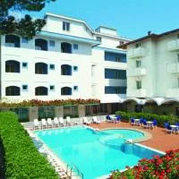Hotel Ricchi 3 stelle superior，位于里米尼的酒店