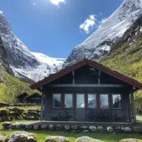 Melkevoll Bretun Camping, готель у місті Briksdalsbre