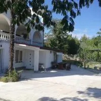 Apartman Nevia lka, hotel v destinácii Opric