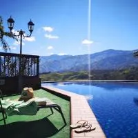 Castillo de Cascadas Finca Hotel, hotel i Salamina