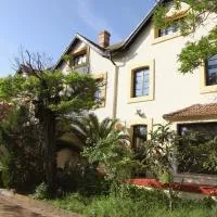Old England House, готель у місті Мінас-де-Ріотінто