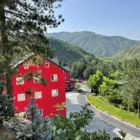 Hotel SH & SH, hotel u gradu Pukë