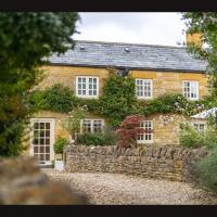 Pretty Cotswold Cottage close to Chipping Campden, hotel in Weston Subedge