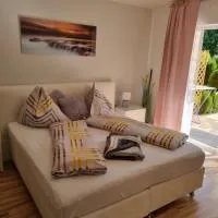 Viesnīca Alpe-Adria Apartment Chanel (Top 6 mit Garten) pilsētā Oberaichwald