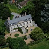 Suite au château - Domaine de la Gavolerie โรงแรมในBessé-sur-Braye