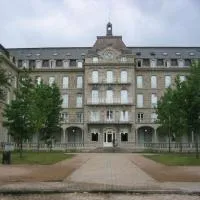 Residencial Mondariz Balneario 424, hotel di Mondariz-Balneario