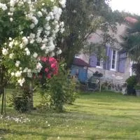 Maison de campagne à la ferme, hotel en Pillac