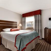 Super 8 by Wyndham Saskatoon Near Downtown