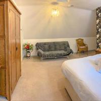 Springfields - Annex with two double bedrooms in a rural British village, hotel in Canterbury
