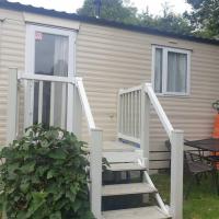 Garden Nook at Coghurst holiday park, hotel in Westfield