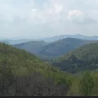 OffCamping Bobicesti - land for camping, with water source and without electricity -Doar teren pentru campare cu sursa de apa , fără electricitate ! Self check-in !, hotel en Bobiceşti