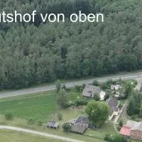 Ferien Mecklenburgische Seenplatte, Urlaub auf dem Gutshof Bossow, מלון בBossow